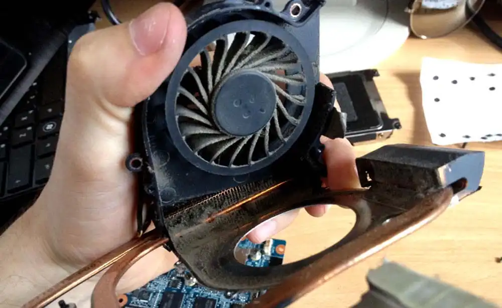 Чистка ноутбука HP от пыли в посёлке Электроугли | Замена термопасты